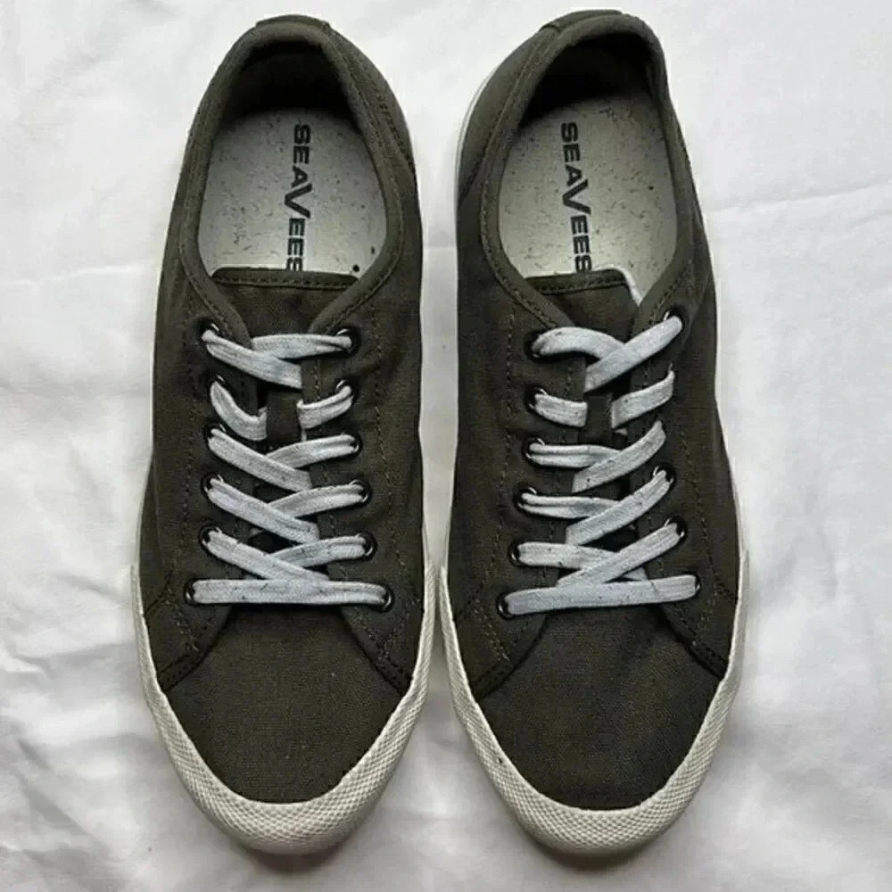 Seavees Monterey canvas sneakers size 9